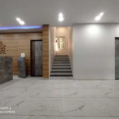 Oyo 80228 Hotel Richa Hālol Kültér fotó