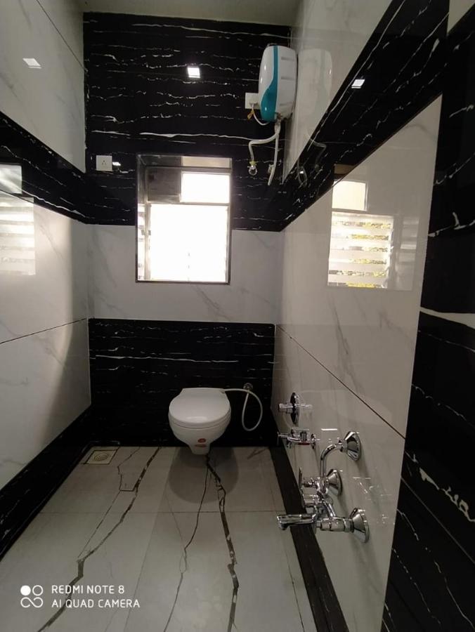 Oyo 80228 Hotel Richa Hālol Kültér fotó