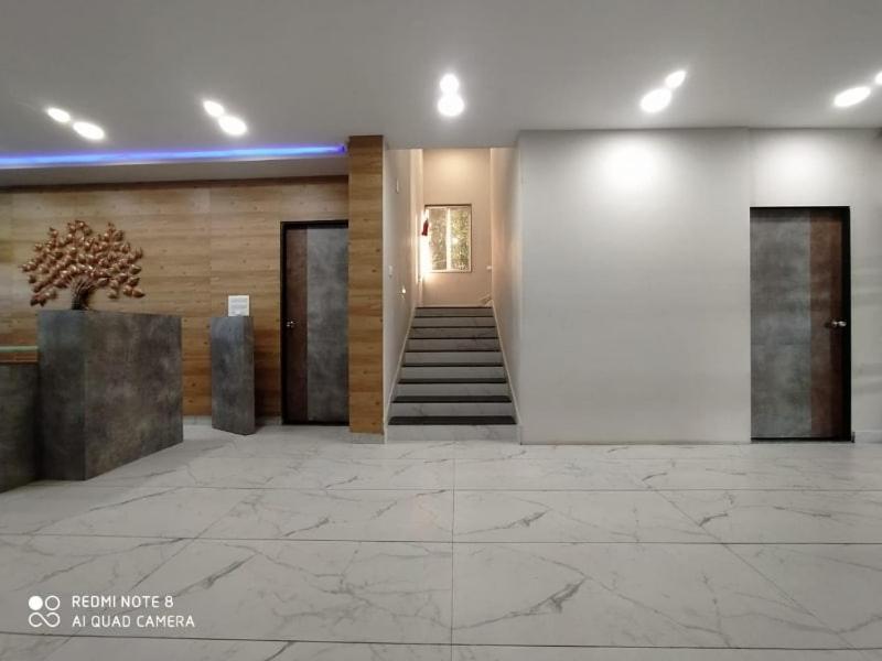 Oyo 80228 Hotel Richa Hālol Kültér fotó